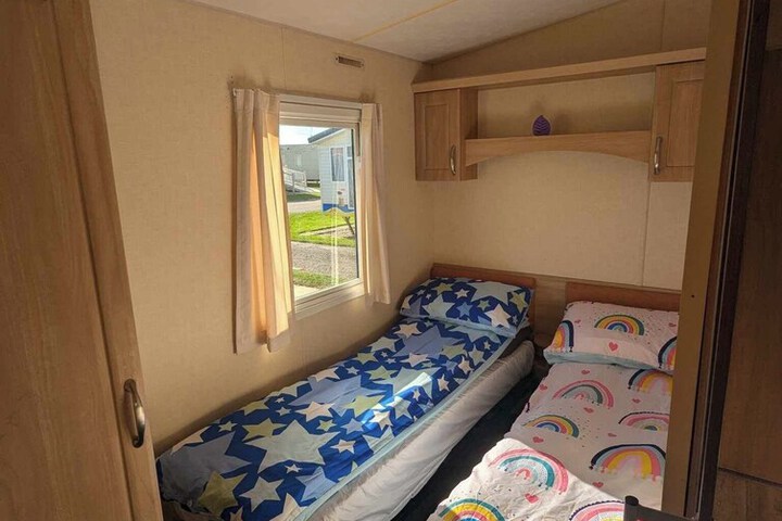 Room 6 of 24