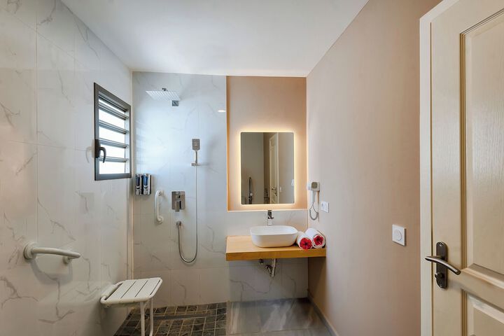 Room 12 of 31