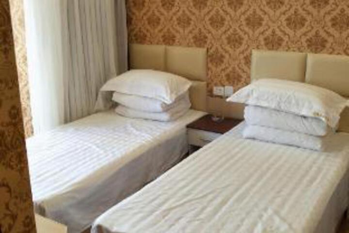 Room 21 of 21