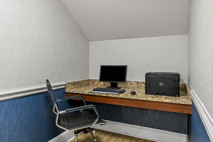 Business Center 66 of 77