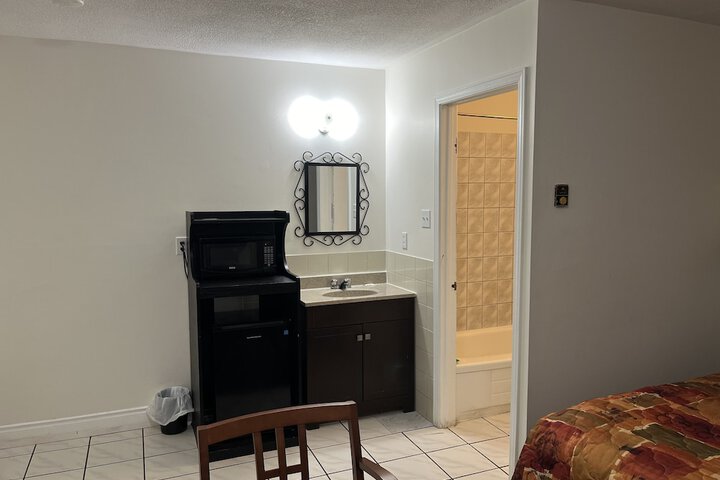 Room 15 of 29