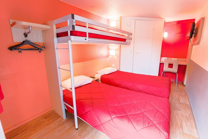 Room 7 of 42