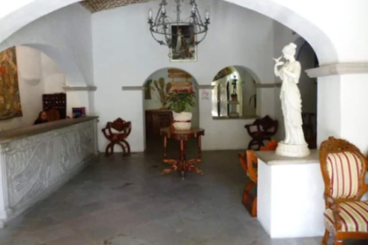 Guest Lobby