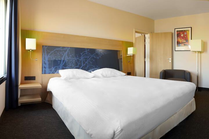 Room 13 of 116