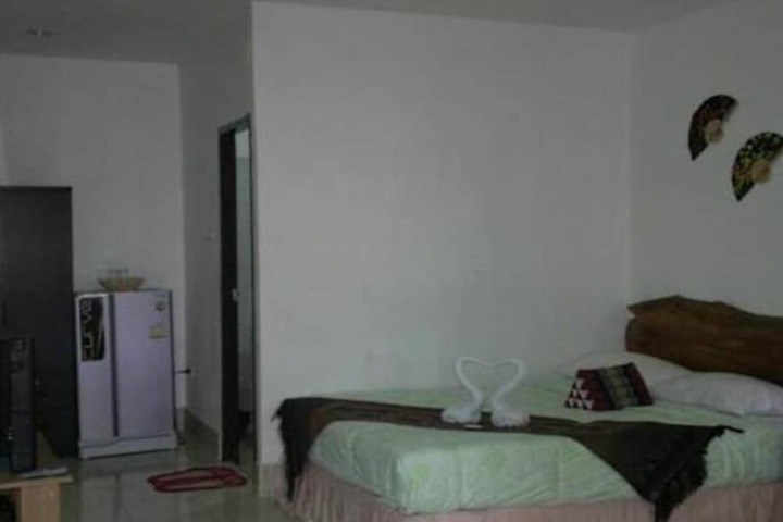 Room 4 of 17