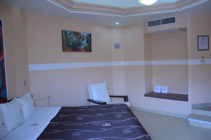 Room 27 of 63