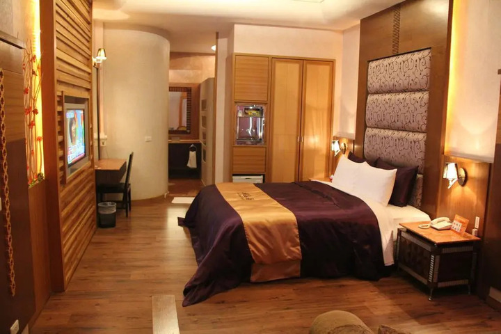 Photo 6