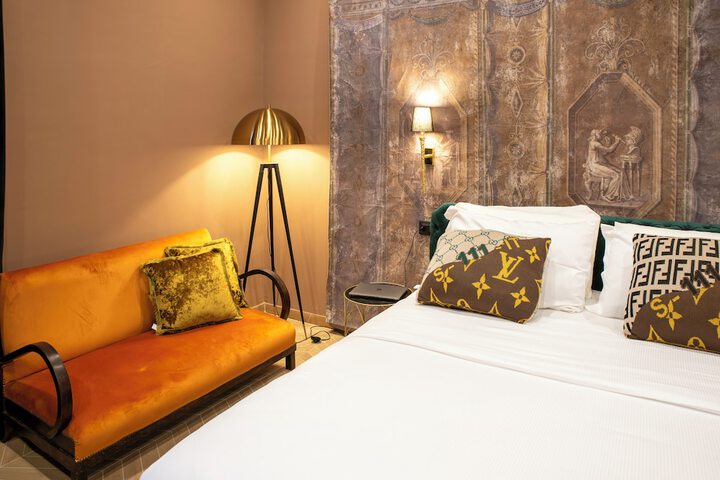 Room 14 of 43