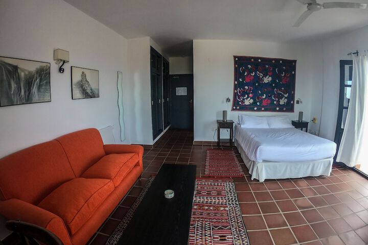Room 3 of 36