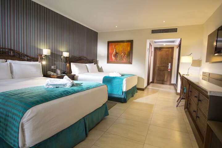 Room 25 of 73