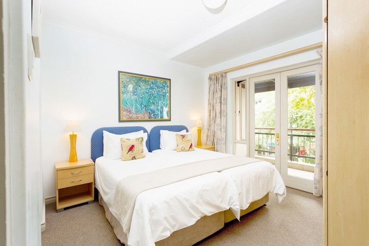 Room 10 of 52