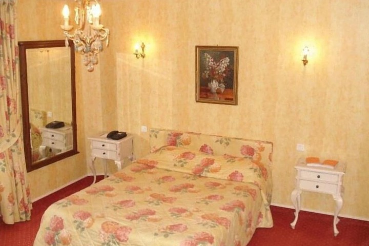 Room 14 of 48