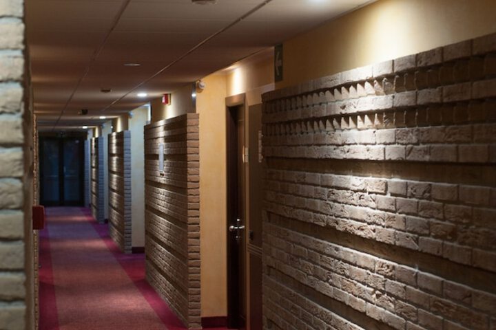 Hotel 76 of 77