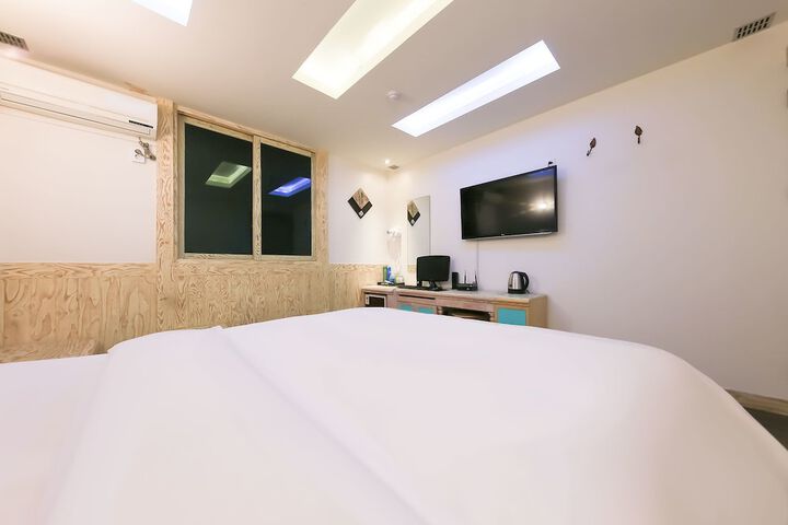 Room 22 of 64