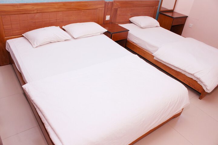 Room 5 of 11