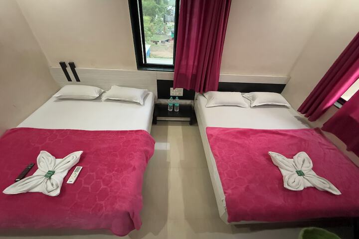 Room 52 of 72