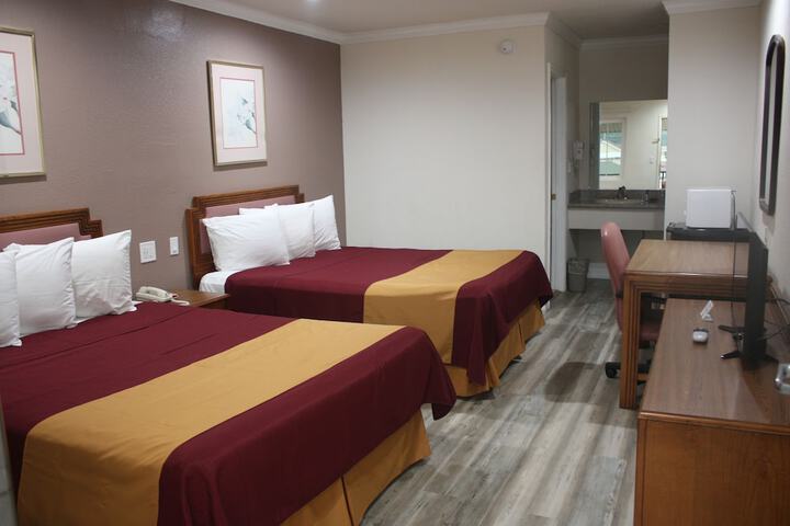 Room 11 of 37