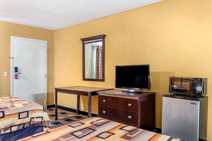Room 7 of 28