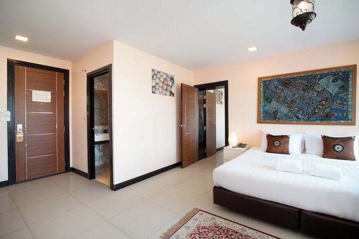 Room 10 of 41