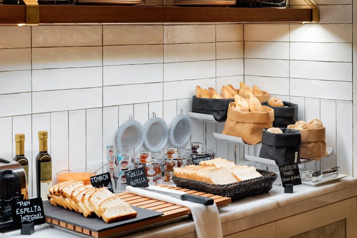 Breakfast/Coffee Service 55 of 93