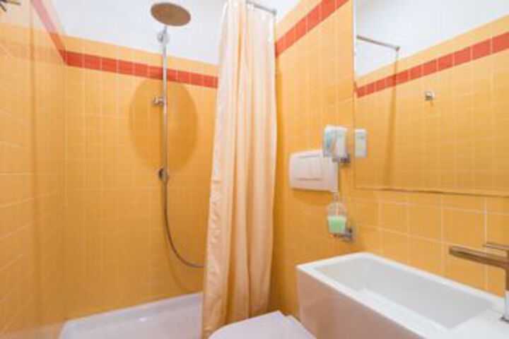 Room 5 of 27