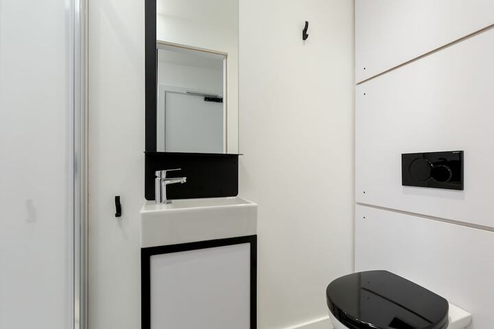 Room 16 of 71