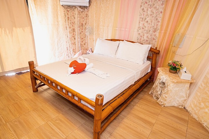 Room 8 of 65