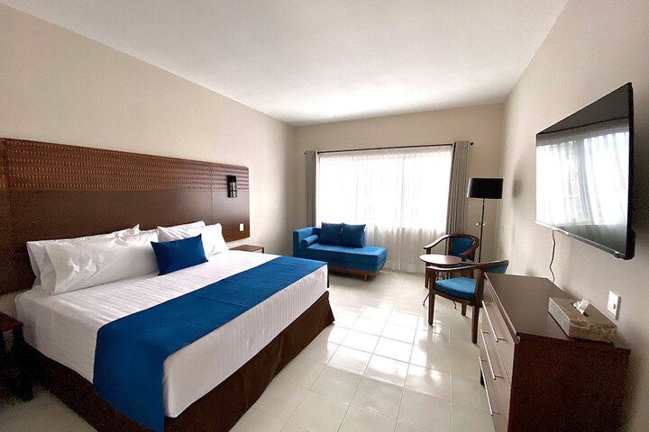 Room 8 of 34