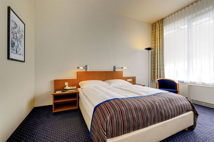 Room 5 of 26