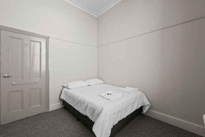Room 3 of 17