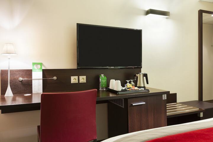 Room 9 of 33