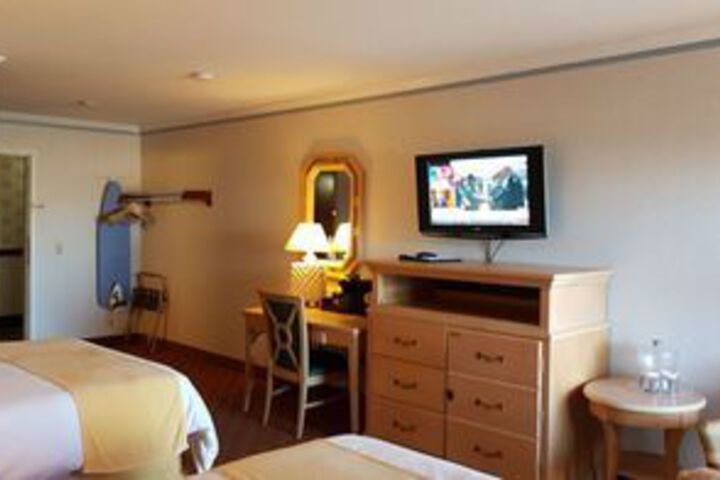 Room 5 of 61