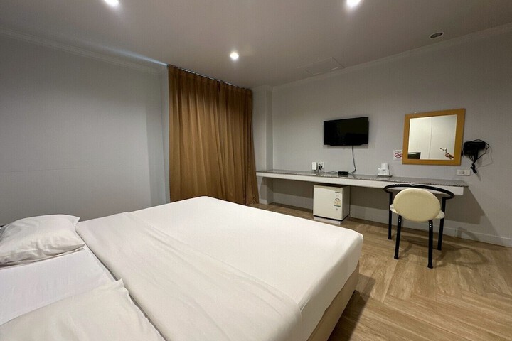 Room 7 of 45