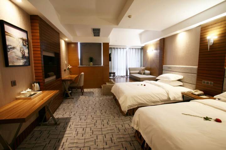 Room 12 of 20