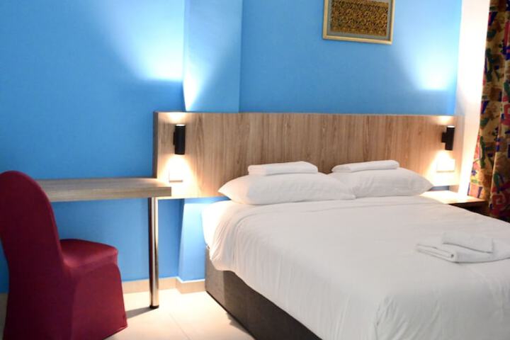 Room 10 of 22