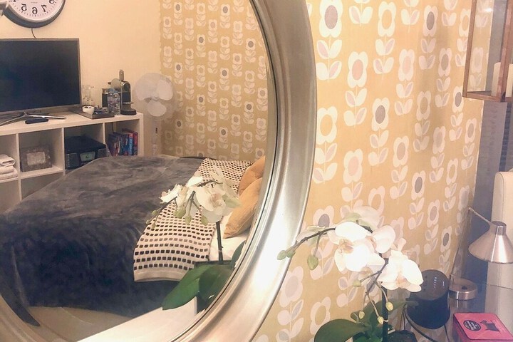 Room 6 of 7