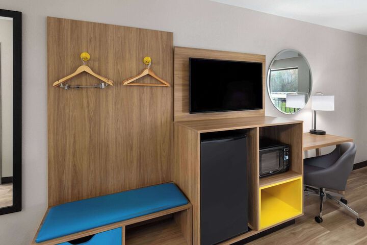 2 Double Beds (1 of 9)