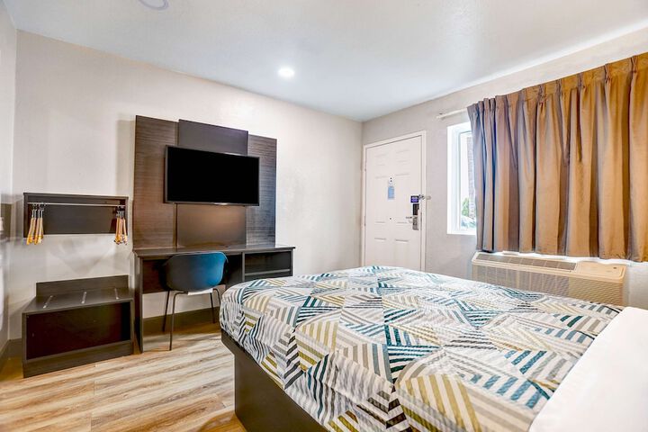 1 Double Bed Roll in Shower (6 of 11)