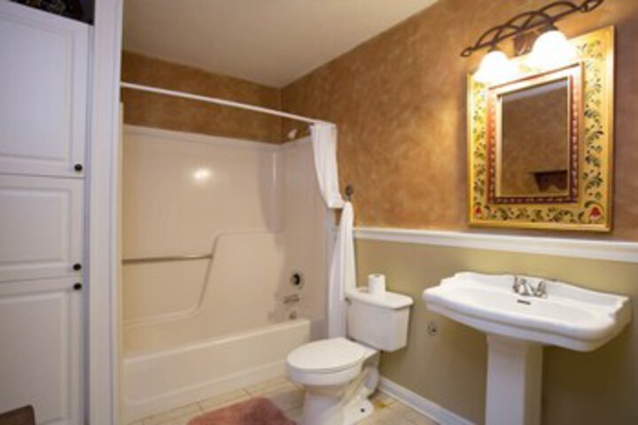 Room 15 of 102