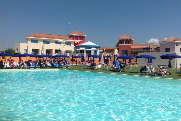 Hotel Pool