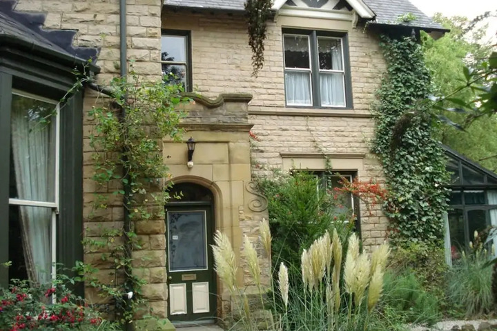 THE BRIARY HOTEL - GUEST HOUSE