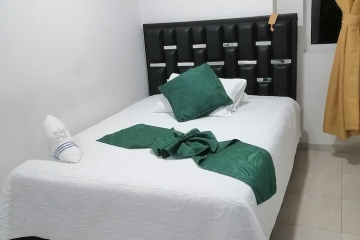 Room 6 of 13