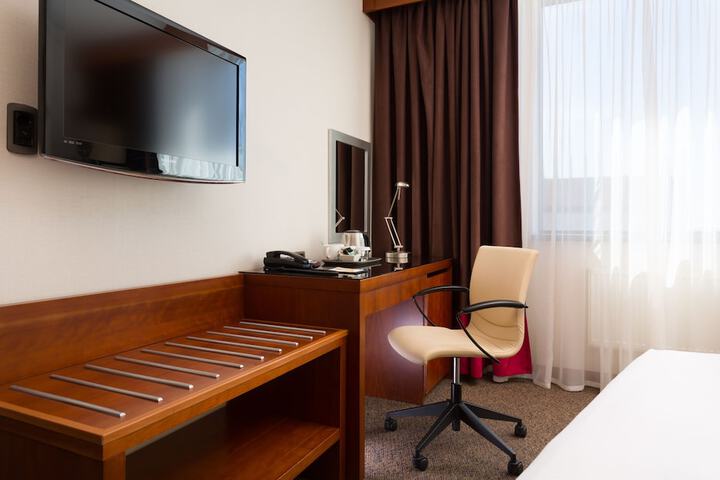 Room 10 of 71