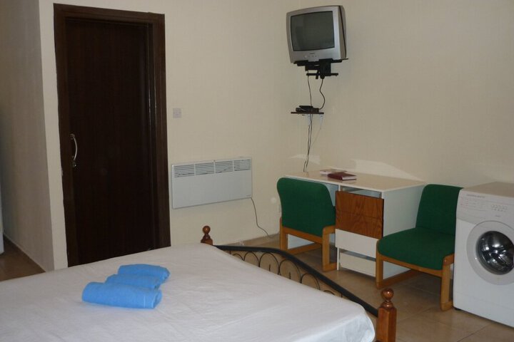 Photo 11