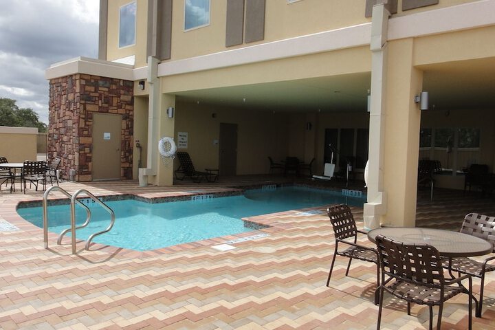 Pool Hotel