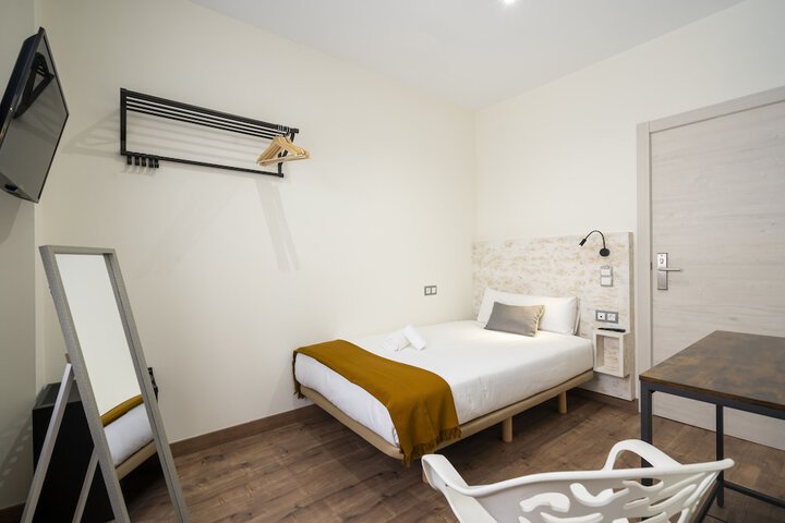 Room 35 of 77