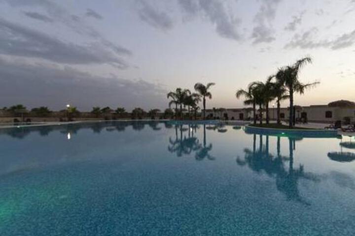 Pools & Facilities