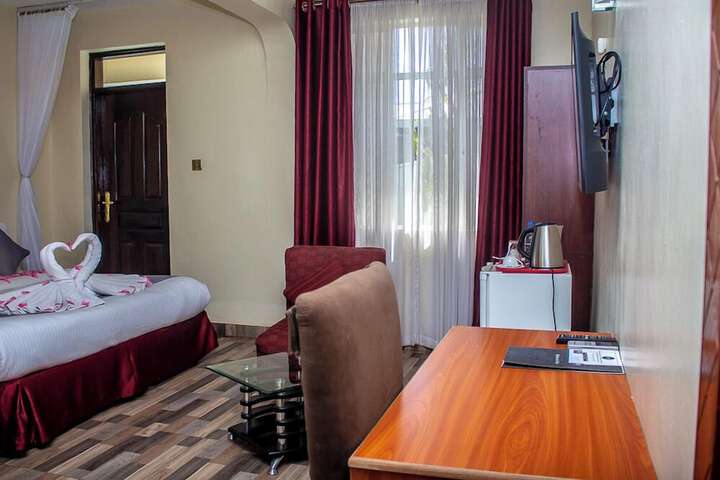 Room 12 of 32