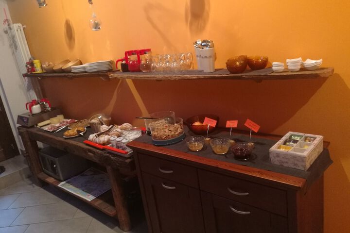 Breakfast/Coffee Service 81 of 98