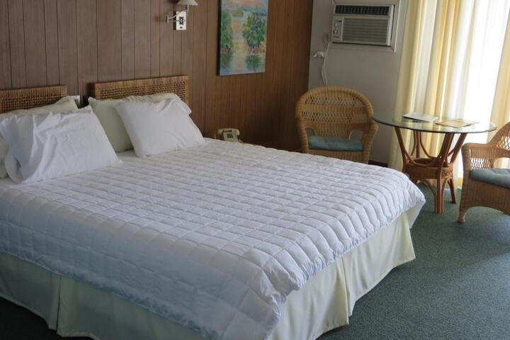 Room 7 of 40
